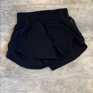 Lululemon tracker short v 4”